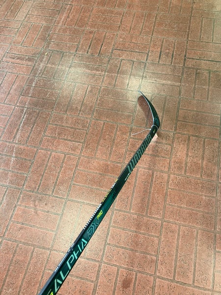 Junior Warrior Alpha DX Pro Hockey Stick Right Handed W03 (Used)