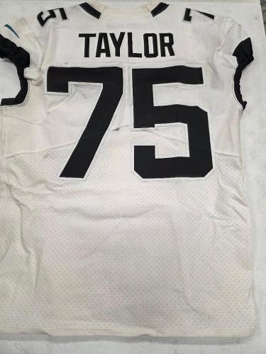 Jaguars JAWAAN TAYLOR #75 Game Used GU Football Jersey 12-5-21 vs Rams WHITE