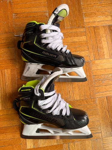 Bauer GSX Hockey Goalie Skates Regular Width Size 2.5 (Used)