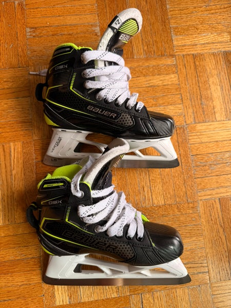 Bauer GSX Hockey Goalie Skates Regular Width Size 2.5 (Used)
