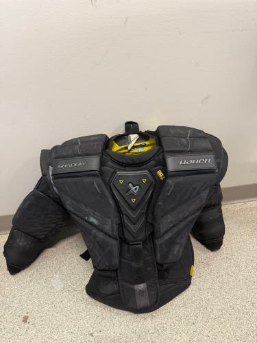 Medium Bauer Shadow Goalie Chest Protector (Used)
