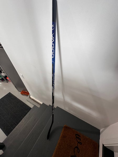 Senior Bauer Vapor Hyperlite Right Handed Hockey Stick Pro Stock (New) Kucherov curve