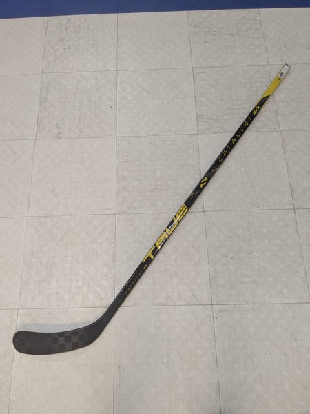 Junior True Catalyst 9x3 Left Handed Hockey Stick, T92.5 Curve, 30 Flex (New)