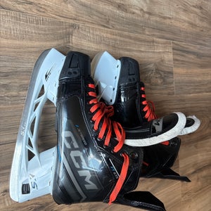 2024 CCM JetSpeed FT675 Hockey Skates Regular Width 10 (Used)