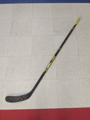 Junior True Catalyst 3X3 Left Handed Hockey Stick, T92.5 Curve, 50 Flex (New)