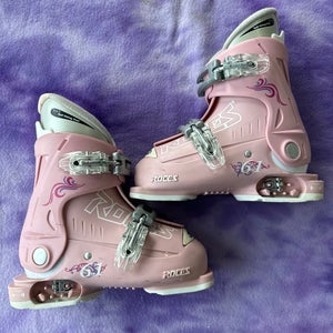 Roces 6 in 1 adjustable kids ski boots (Used) Ski Boots 13jr-3