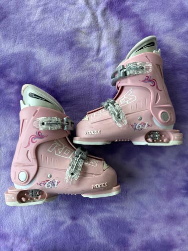 Roces 6 in 1 adjustable kids ski boots (Used) Ski Boots 13jr-3