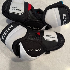 Junior Medium CCM Jetspeed FT680 Elbow Pads (Used)