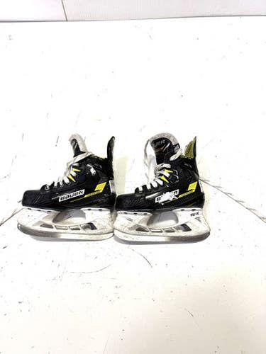 Used Bauer M4 Junior Hockey Skate Junior 01 11860-S000296847