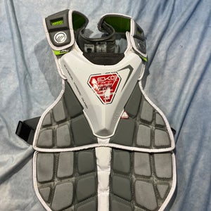 White S/M Adult Maverik Max Chest Protector (Used)