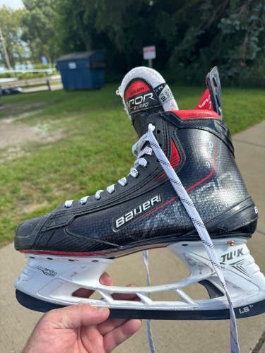 Bauer Vapor 3X Pro Hockey Skates 10.5 (Used)