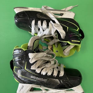 Intermediate Bauer GSX Hockey Goalie Skates Extra Wide Width Size 4.5 (Used)