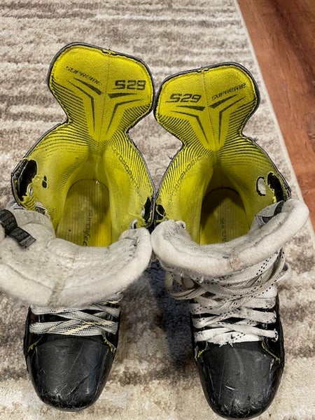 Bauer Supreme S29 Hockey Skates Regular Width 7 (Used)