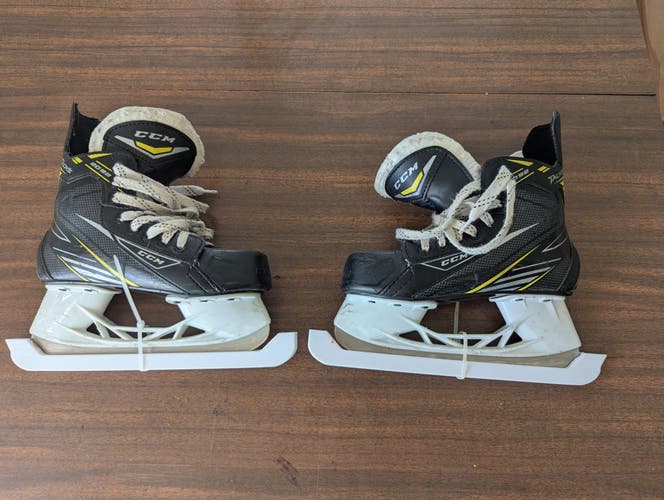 CCM Tacks 2092 Hockey Skates Regular Width Size 2 (Used)