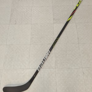 Senior Bauer Vapor X2.7 Left Hand Hockey Stick, P28 Curve, 87 Flex, S19 (New)