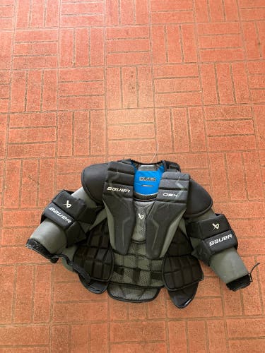 Junior Large/Extra Large Bauer GSX Goalie Chest Protector (Used)