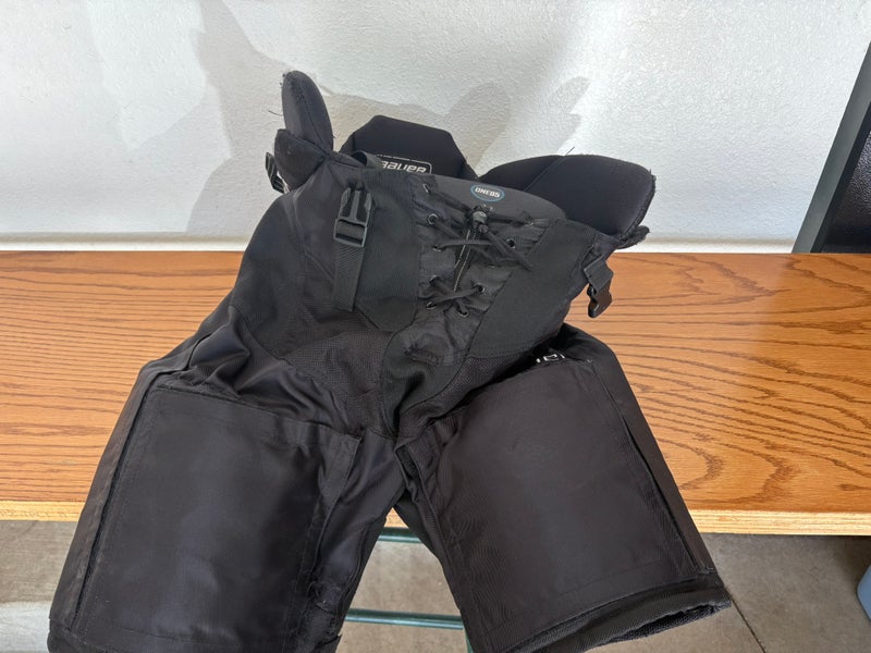 Senior Medium Bauer Supreme One95 Hockey Pants (Used)