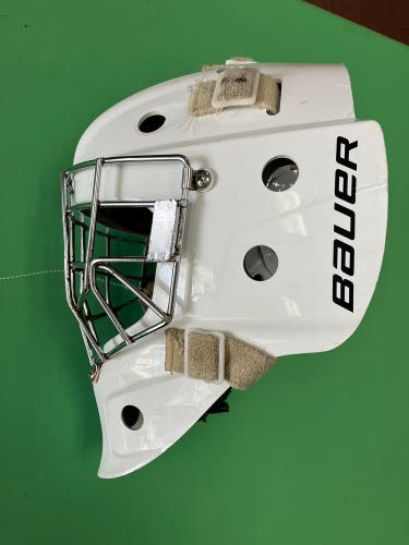 White Junior Bauer 930 Goalie Mask (Used)
