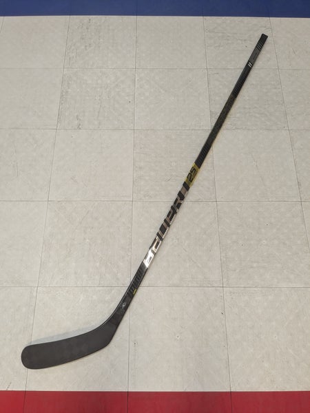 Intermediate Bauer Supreme 2S Pro Left Handed Hockey Stick, PM9 Curve, 65 Flex, S19 (New)