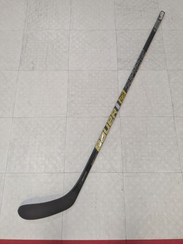Junior Bauer Supreme 2S Team Left Handed Hockey Stick, P28 Curve, 50 Flex, S19 (New)