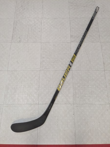Junior Bauer Supreme 2S Team Left Handed Hockey Stick, P28 Curve, 50 Flex, S19 (New)