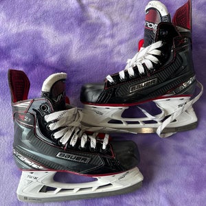 Intermediate Bauer Vapor X2.7 Hockey Skates Regular Width Size 4.5 (Used)