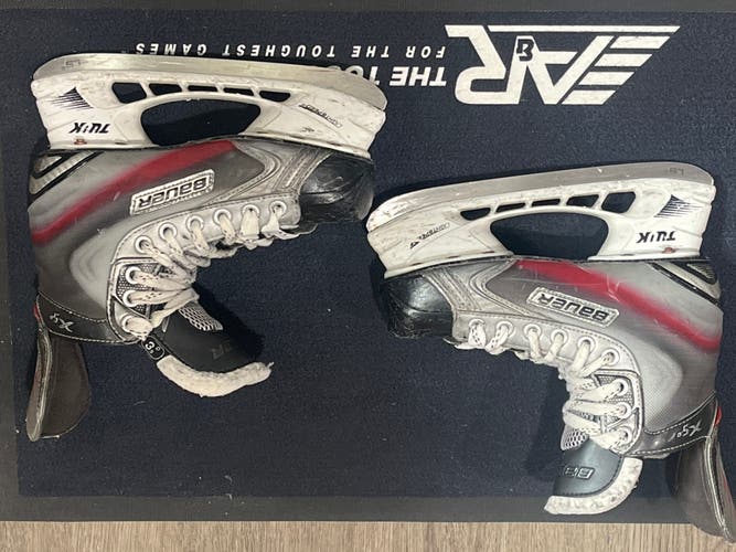 Bauer Vapor X5.0 Hockey Skates Size 3.5 (Used)