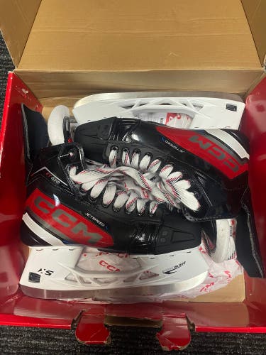 CCM JetSpeed FT670 Hockey Skates Size 8 (New)