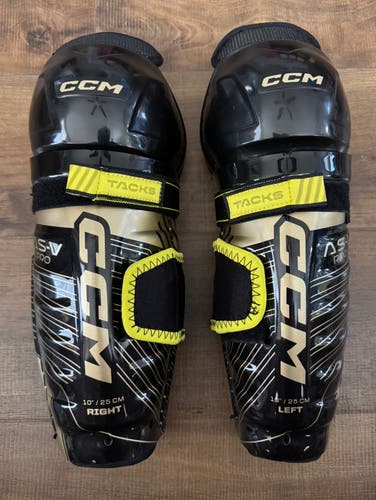 Youth CCM Tacks 10" Shin Pads (Used)