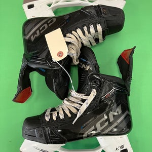 Intermediate CCM JetSpeed FT690 Hockey Skates Regular Width 6 (Used)