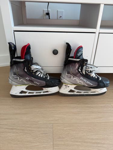 Bauer Vapor Hyperlite Hockey Skates Size 8.0 FIT3