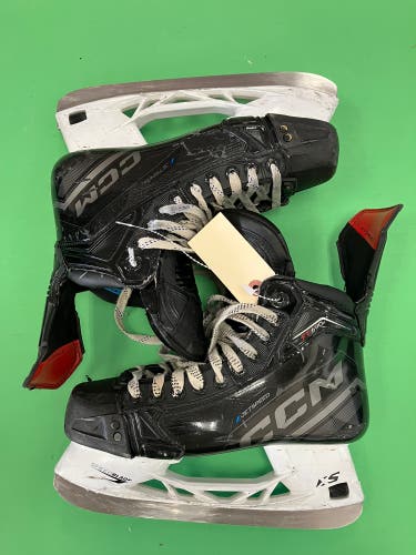Senior CCM JetSpeed FT690 Hockey Skates Regular Width 7.5 (Used)