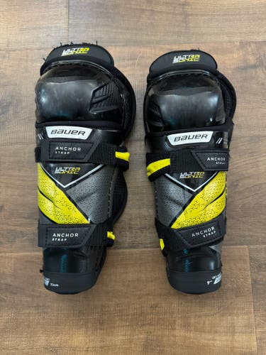 Youth Bauer Supreme ultrasonic 9" Shin Pads (Used)