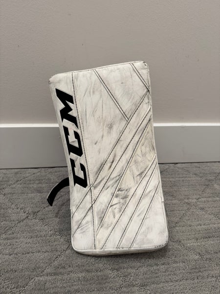 CCM Extreme Flex E5.5 Full Right (Used)