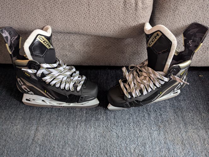 CCM AS-580 Hockey Skates Regular Width 9.5 (Used - Unbaked)