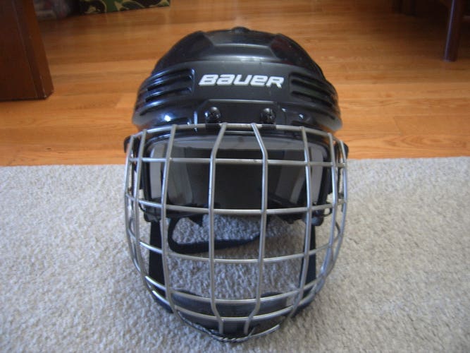 Great Condition Bauer BHH3500 Senior Hockey Helmet sz Senior Large w/Cage