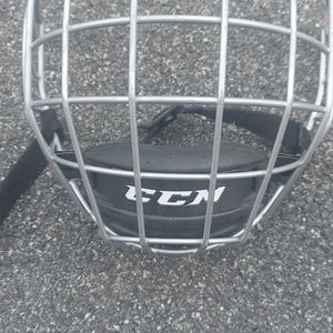 Medium CCM FM580 Full Cage (Used)
