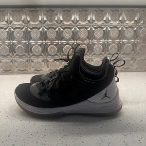 Men's Size M 9.0 (W 10.0) Jordan Shoes (Used)
