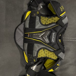 Large Junior Bauer Supreme 1S Shoulder Pads (Used)
