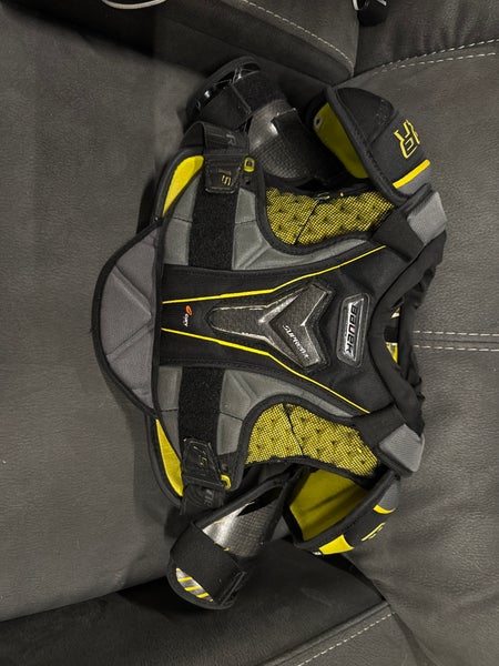 Large Junior Bauer Supreme 1S Shoulder Pads (Used)
