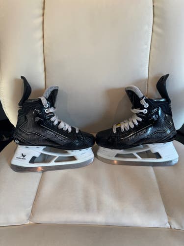 2024 Bauer Supreme M50 Pro Hockey Skates WIDE Width Size 2.5 EE (Used)
