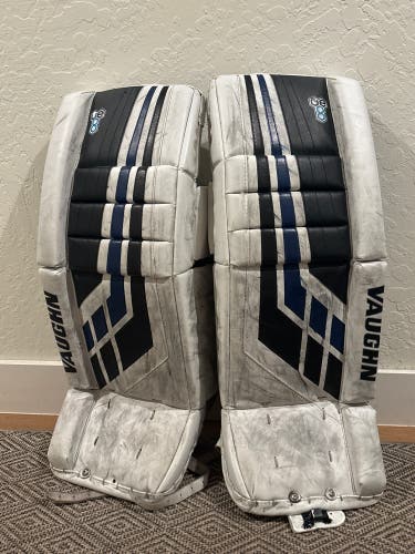 26" Vaughn Velocity VE8 Goalie Leg Pads (Used)
