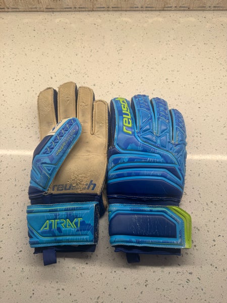 Medium/Large Reusch Goalie Gloves (Used)