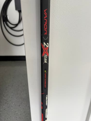 Senior Bauer Vapor 2X Team Right Handed Hockey Stick P88 (Used)