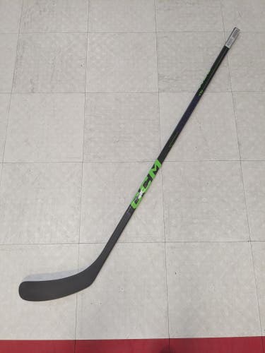 Youth CCM Ribcor YTH Right Handed Hockey Stick, P29 Curve, 30 Flex (New)