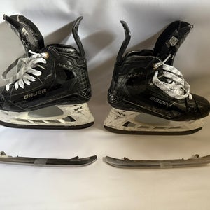 Bauer Supreme Mach Hockey Skates Regular Width Size 4.5 (Used)