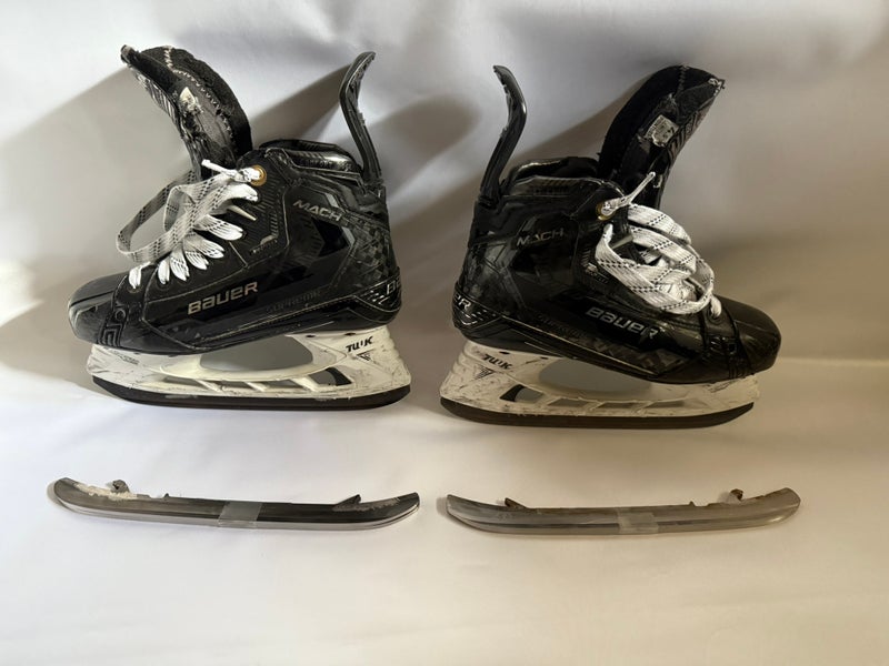 Bauer Supreme Mach Hockey Skates Regular Width Size 4.5 (Used)