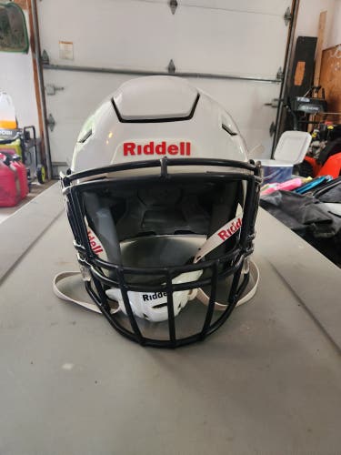 Medium Youth Riddell SpeedFlex Helmet (Used)