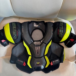 Junior Medium Bauer Vapor 3XPRO Shoulder Pads