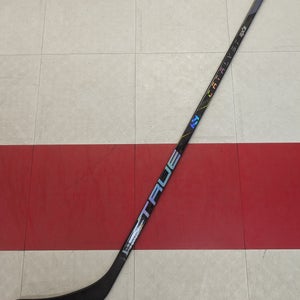Junior True catalyst 9x3 Left Handed Hockey Stick, T92.5 Curve, 40 Flex (New)